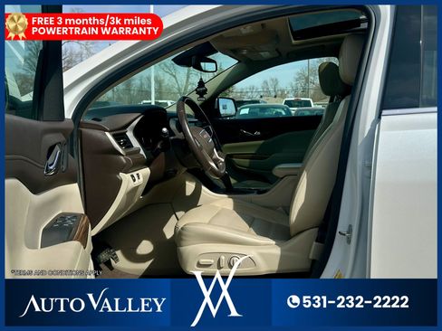 Used 2019 GMC Acadia Denali w/ Technology Package AWD/4WD image 15