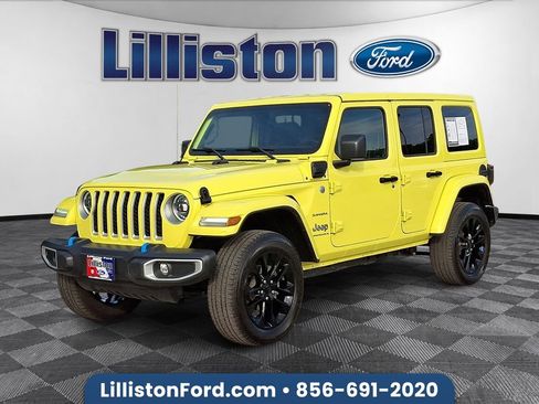 Used 2023 Jeep Wrangler Unlimited Sahara w/ Cold Weather Group AWD/4WD image 1