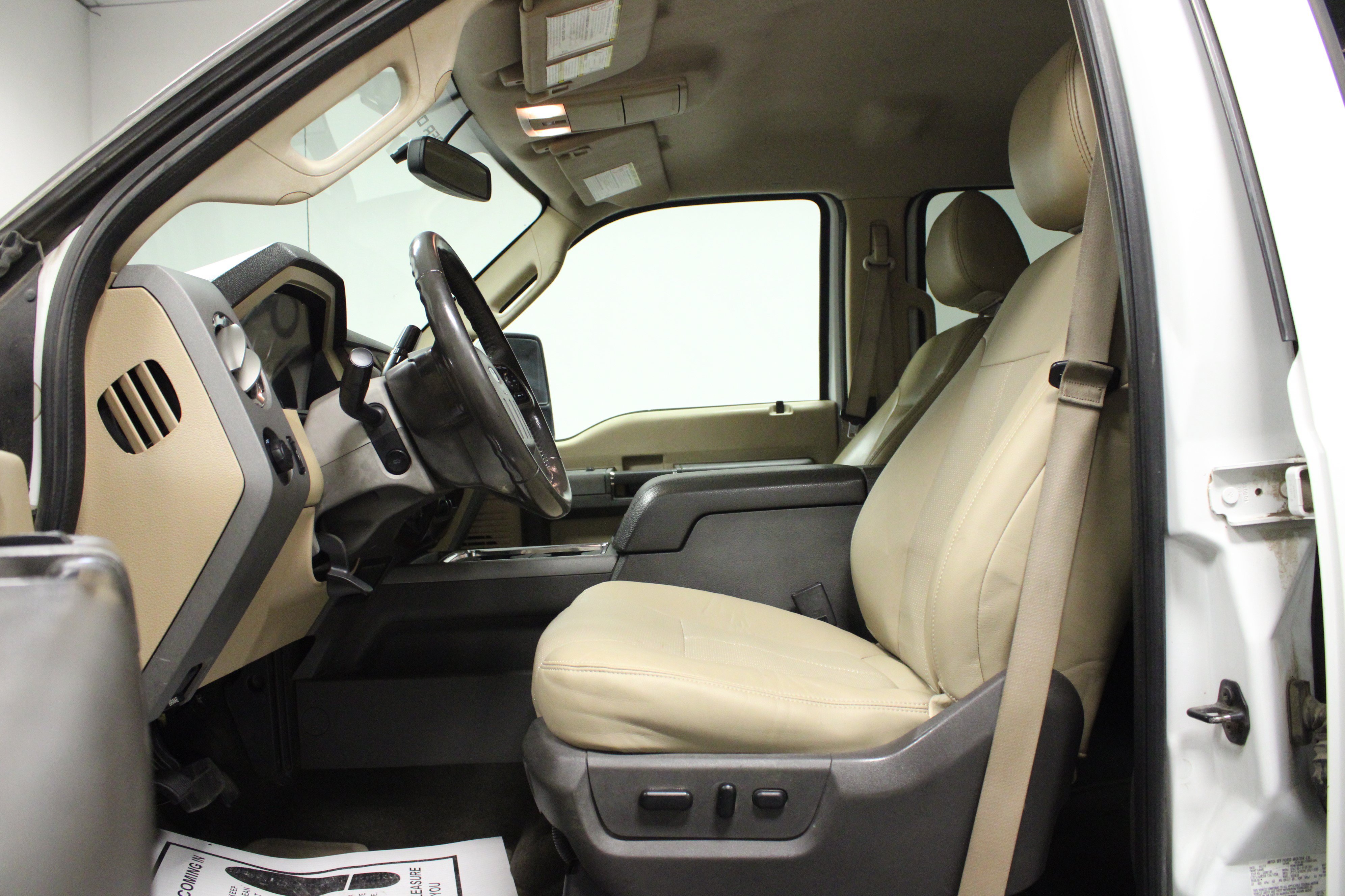 Used 2011 Ford F250 Lariat w/ Lariat Interior Pkg AWD/4WD image 22