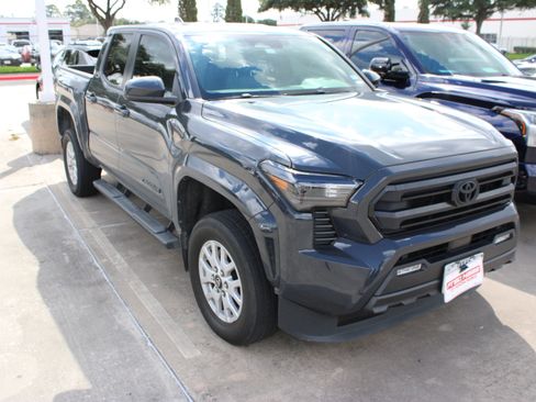 Used 2024 Toyota Tacoma SR5 RWD image 2