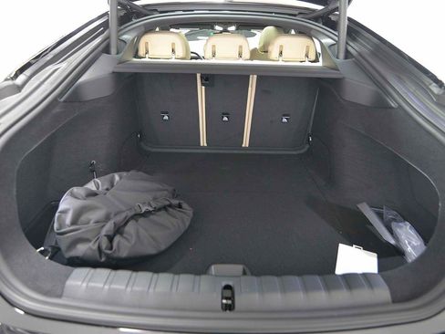 Used 2025 BMW i4 eDrive40 image 11