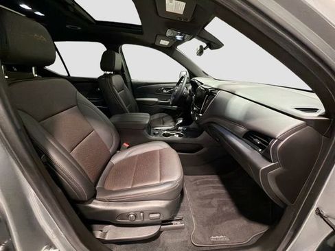 Used 2023 Chevrolet Traverse High Country image 27