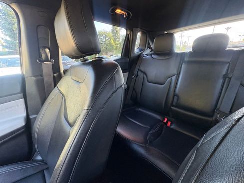 Used 2025 Jeep Compass Limited image 40