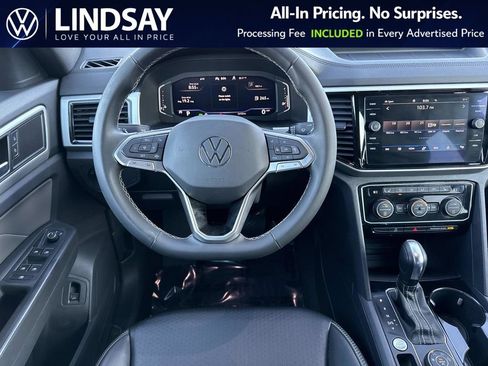 Used 2022 Volkswagen Atlas Cross Sport SE w/ Black Wheel Package image 13