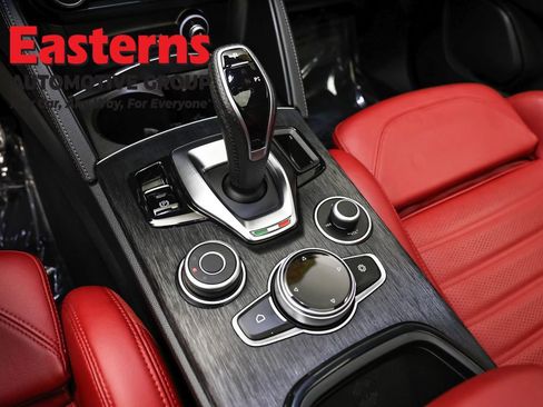Used 2024 Alfa Romeo Stelvio Sprint image 13
