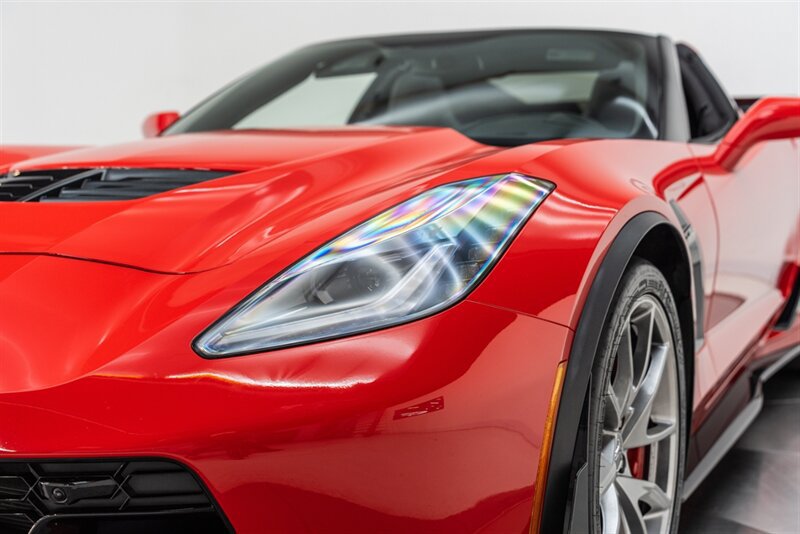 Used 2018 Chevrolet Corvette Z06 RWD image 35