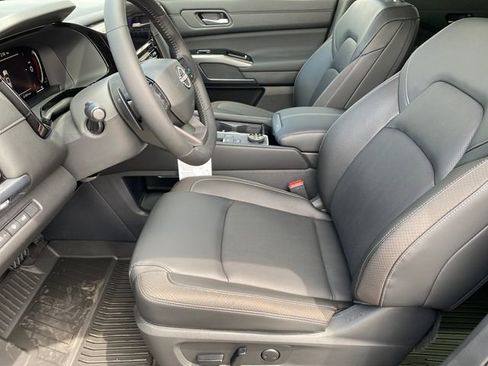 New 2026 Nissan Pathfinder SL AWD/4WD image 10
