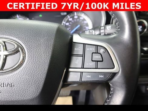 Used 2022 Toyota Highlander XLE image 19