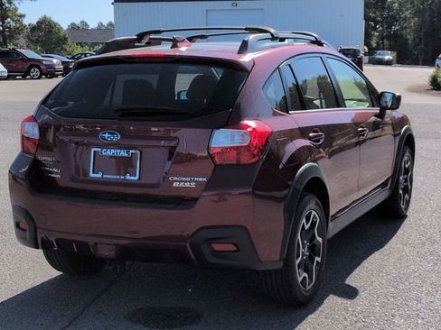 Used 2017 Subaru Crosstrek 2.0i Premium image 3