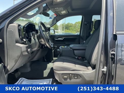 Used 2023 Chevrolet Silverado 1500 LT AWD/4WD image 11