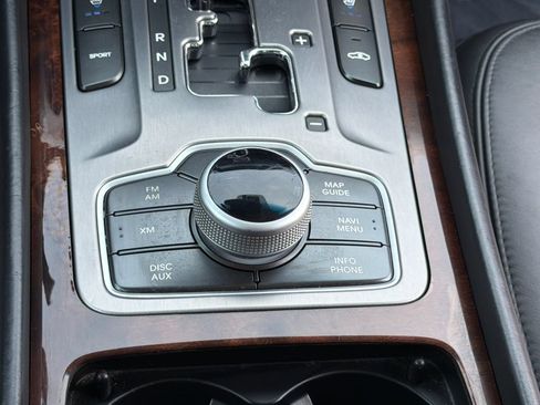 Used 2013 Hyundai Equus Signature RWD image 12