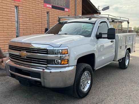 Used 2018 Chevrolet Silverado 2500 W/T image 3