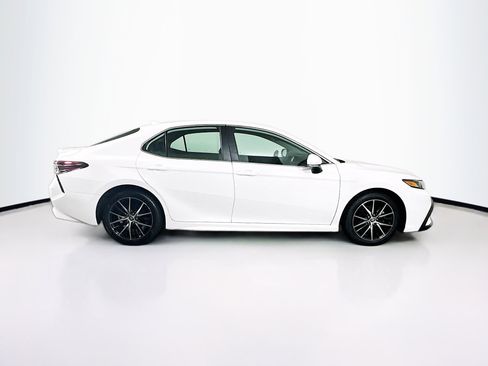 Used 2023 Toyota Camry SE image 10