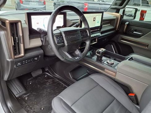 Used 2025 GMC Hummer EV 2X image 3