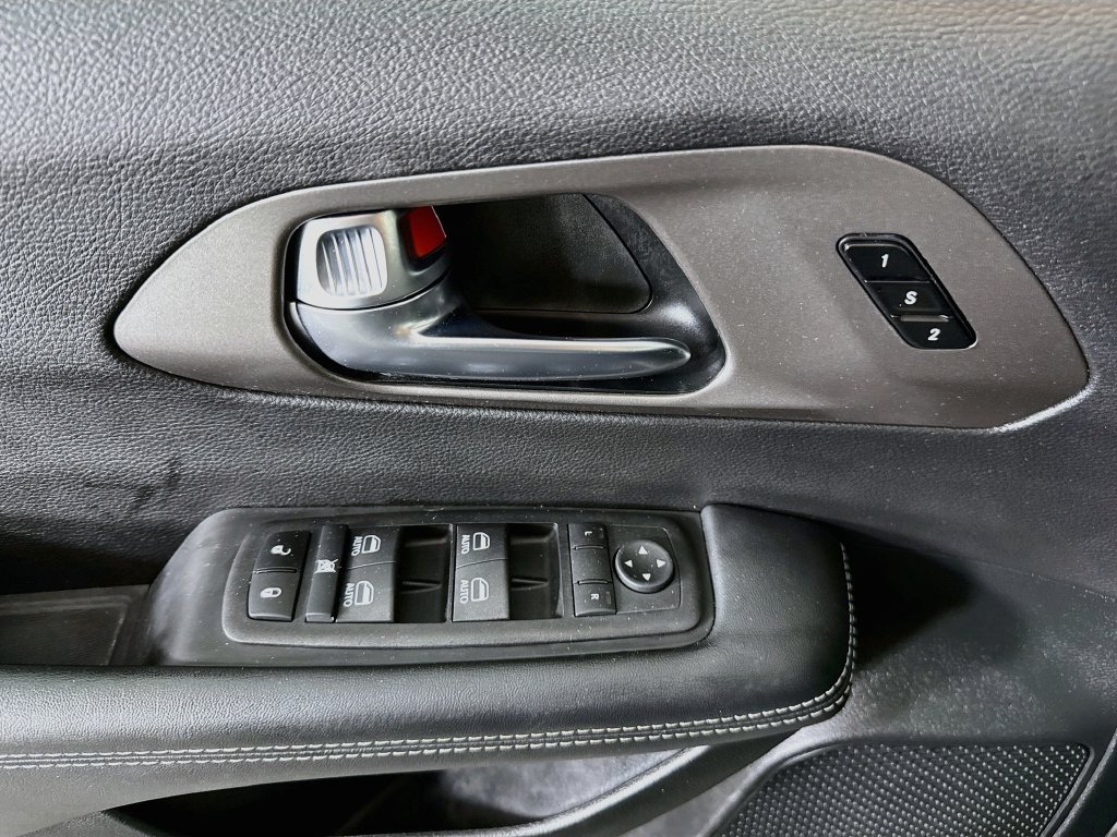 Used 2025 Chrysler Pacifica Select FWD image 22