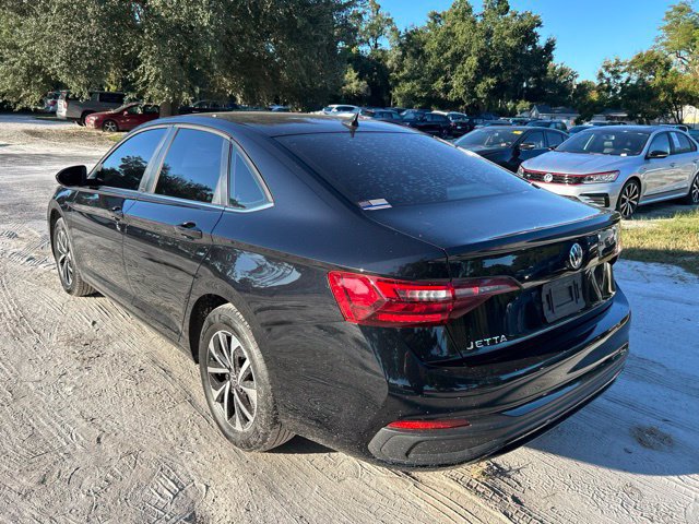 Used 2023 Volkswagen Jetta S FWD image 3