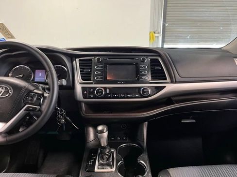 Used 2015 Toyota Highlander Plus AWD/4WD image 20
