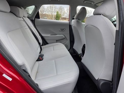 Used 2024 Hyundai Kona SEL image 16