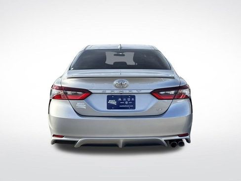 Used 2024 Toyota Camry SE image 6