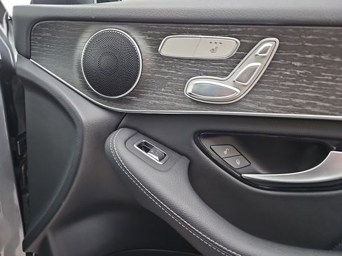 Used 2022 Mercedes-Benz GLC 300 GLC 300 image 19