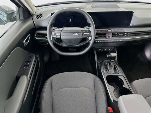 Certified 2025 Kia K4 LX image 3