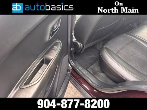 Used 2021 Chevrolet Trax LT FWD image 16