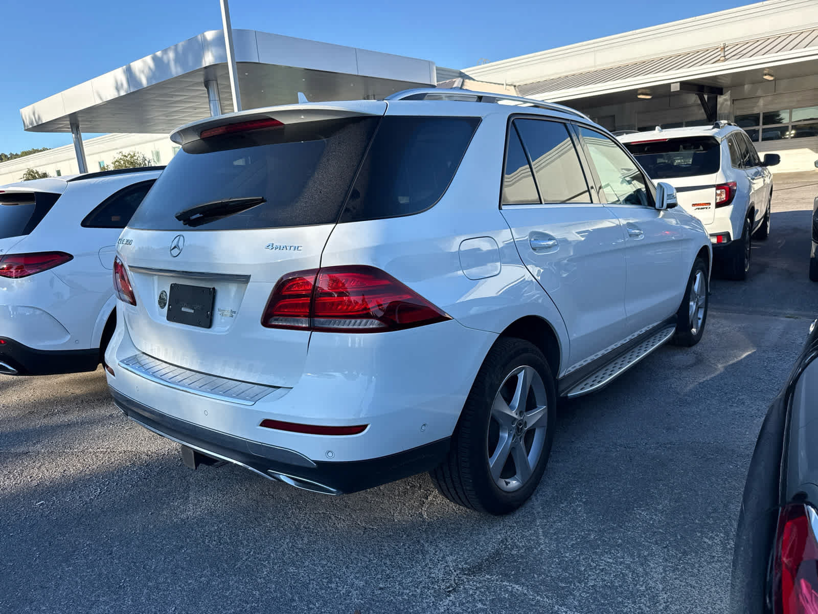 Used 2018 Mercedes-Benz GLE 350 4MATIC image 4