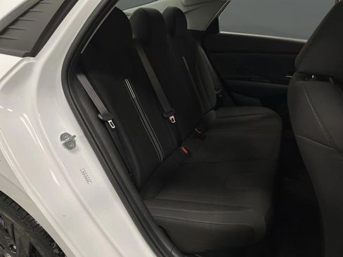 Used 2021 Hyundai Elantra Blue image 29