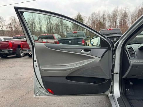 Used 2011 Hyundai Sonata GLS image 9