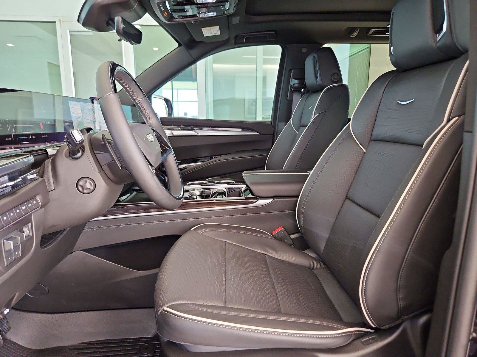 Used 2026 Cadillac Escalade Luxury w/ Touring Package AWD/4WD image 28