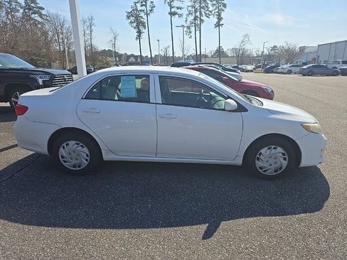 Used 2010 Toyota Corolla LE image 4