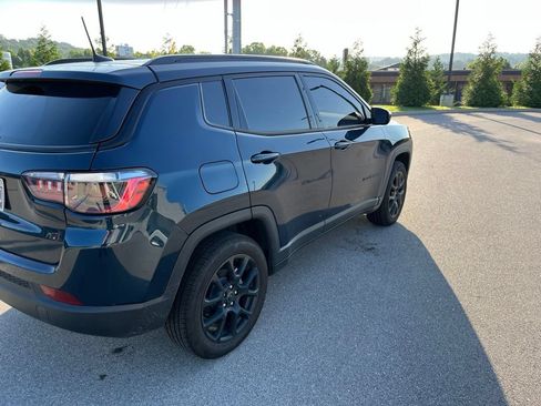Used 2026 Jeep Compass Latitude AWD/4WD image 3
