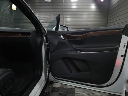 Used 2019 Tesla Model X Performance image 38