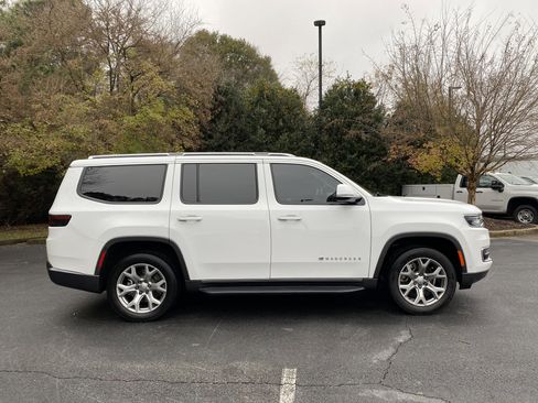 Used 2022 Jeep Wagoneer Series II image 10