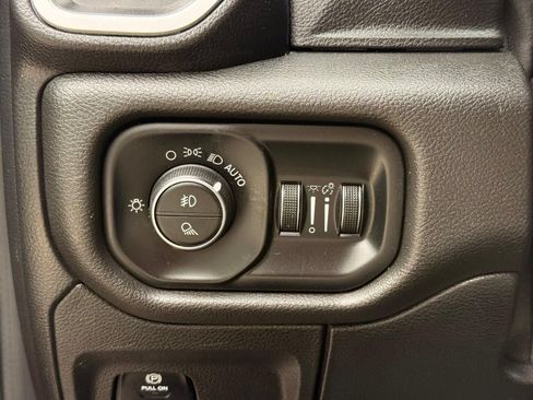 Used 2019 RAM 1500 Big Horn RWD image 33