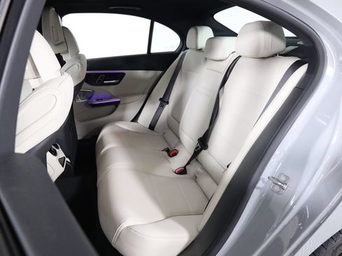 Used 2025 Mercedes-Benz C 300 4MATIC Sedan image 32