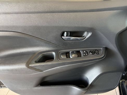 Used 2025 Nissan Versa SV FWD image 15