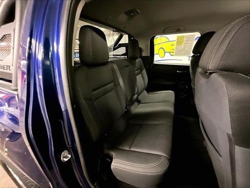Used 2022 Nissan Frontier SV AWD/4WD image 16