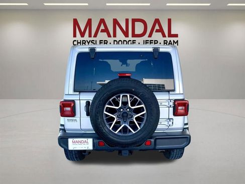 Used 2024 Jeep Wrangler Unlimited Sahara AWD/4WD image 6