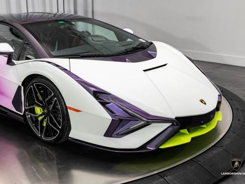 Used 2020 Lamborghini Sian Coupe image 3