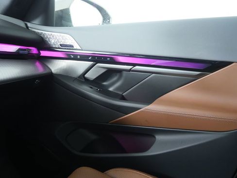 Used 2025 BMW i5 xDrive40 w/ Executive Package image 29