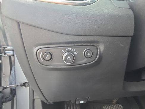 Used 2024 Chevrolet Equinox Premier FWD image 31