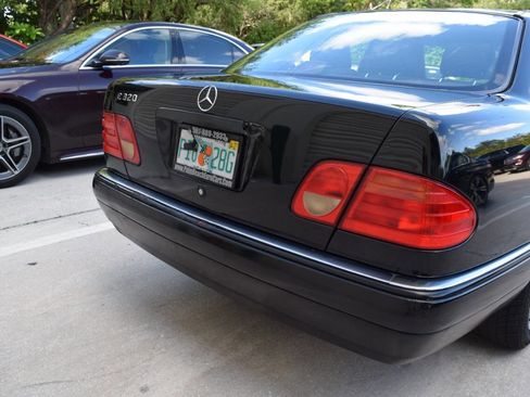 Used 1998 Mercedes-Benz E 320 Sedan image 12