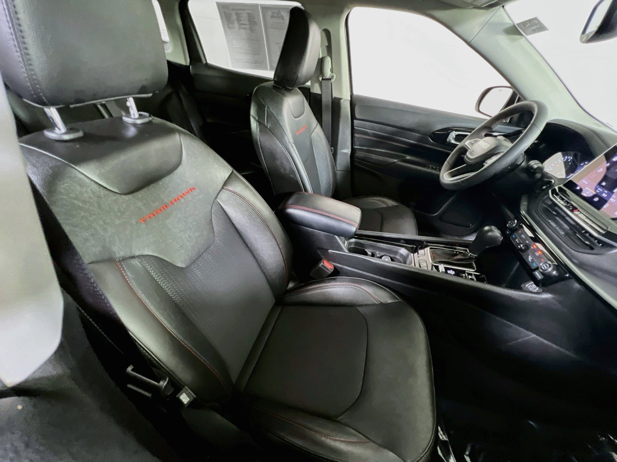 Used 2022 Jeep Compass Trailhawk AWD/4WD image 25