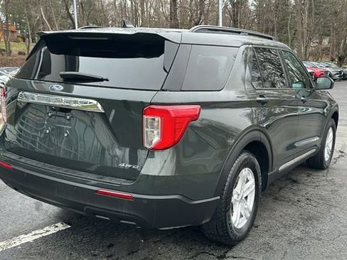 Used 2023 Ford Explorer XLT AWD/4WD image 5