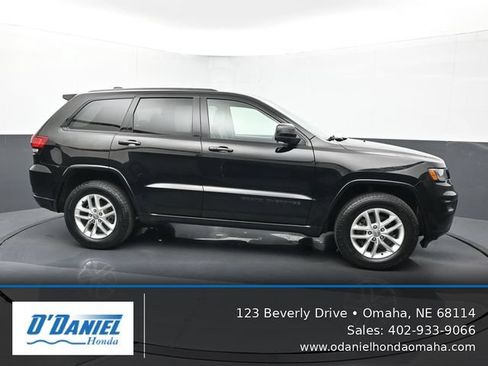 Used 2018 Jeep Grand Cherokee Altitude AWD/4WD image 7