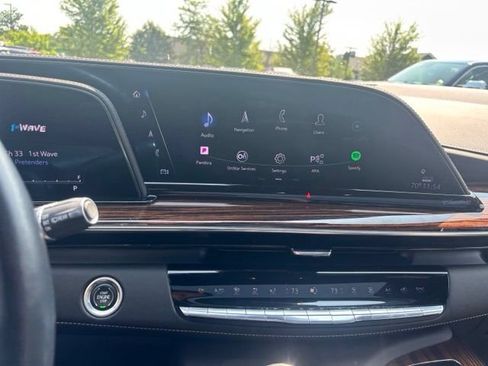 Used 2023 Cadillac Escalade Premium Luxury AWD/4WD image 11