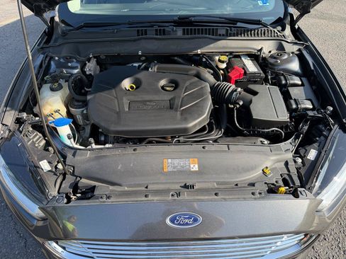 Used 2015 Ford Fusion SE w/ Equipment Group 201A FWD image 27