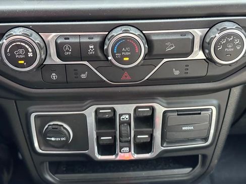 Used 2018 Jeep Wrangler Unlimited Sport S image 18