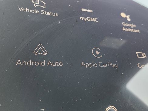 Used 2025 GMC Yukon Denali image 4